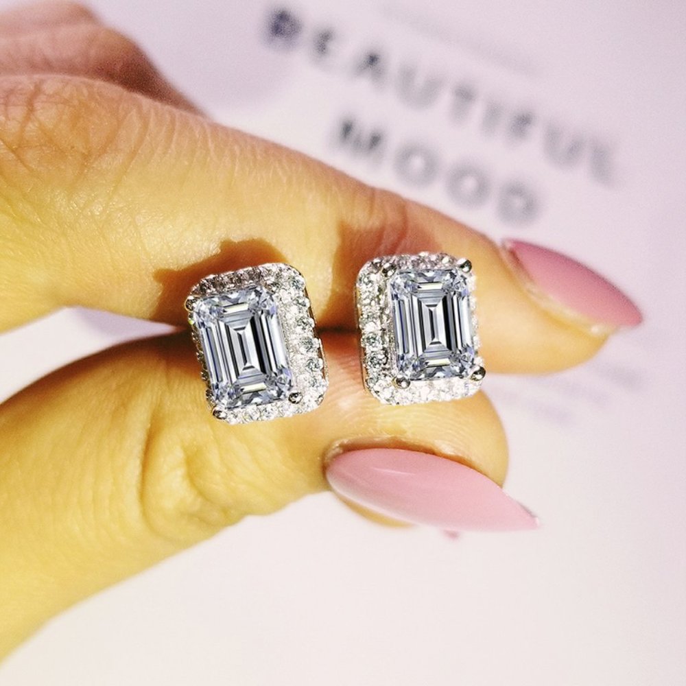 NEW 18K White Gold Diamond Halo Stud Earrings Y - Picture 2 of 4